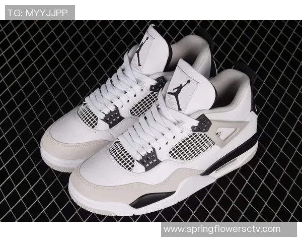 aj4实战篮球鞋的全面评测与使用体验分享让你在球场上尽显风采